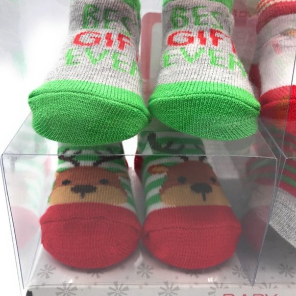 Baby Essentials Holiday Christmas 4 pairs of socks 0-6 mos. NEW in Box - Picture 3 of 6